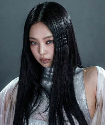 AboutMusicYT's tweet photo. Artists that will release new music on July 24th:

Jennie
KATSEYE
aespa
Charli xcx
Tyla
FLO https://t.co/a6lpMywKxG