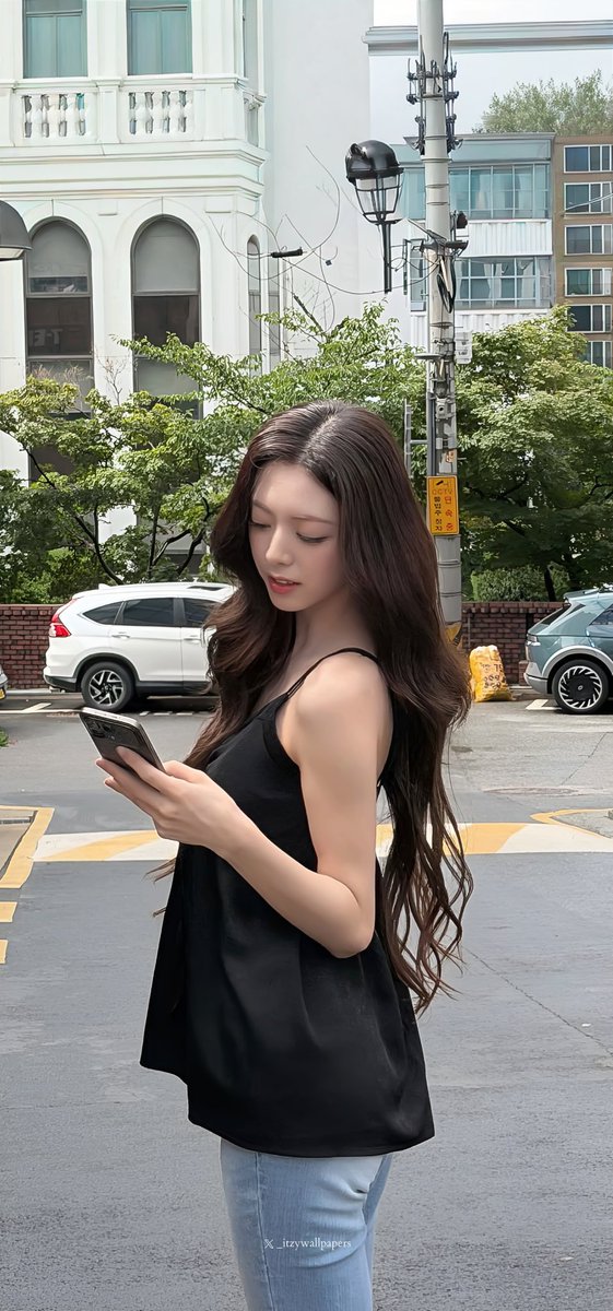 ITZY Wallpapers tweet media