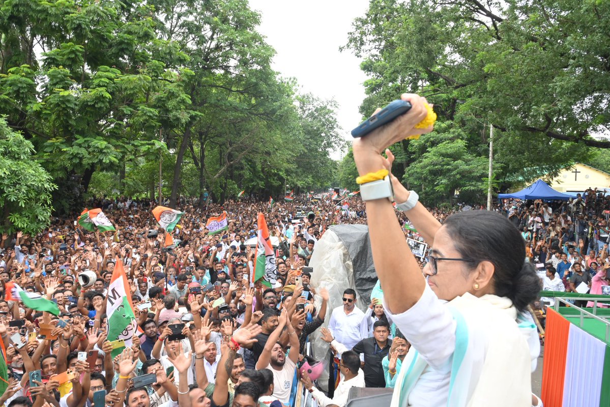 AITCofficial's tweet photo. The energy is truly electric!

No amount of conspiracy or intimidation can ever weaken our resolve. We will continue to raise our voices against every injustice and stand shoulder to shoulder with those whose rights are denied.

United by purpose and strengthened by conviction, we will never waver in our commitment to the people.