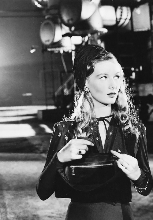 Suzanne08253534's tweet photo. Veronica Lake, This Gun For Hire (1944) https://t.co/t9aj6NtgFY