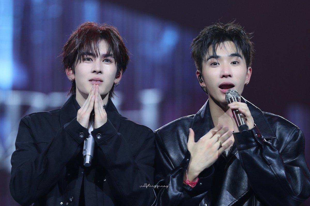 naytiizz's tweet photo. พอดีเจ้าสาวพูดไม่ค่อยเก่งนะคับบบ 😌 

PERTHSANTA NEVER ENOUGH

#PerthSantaConcertD2
#Perthsanta 
#PerthTanapon #Santapp https://t.co/ijWwSXw6Ij