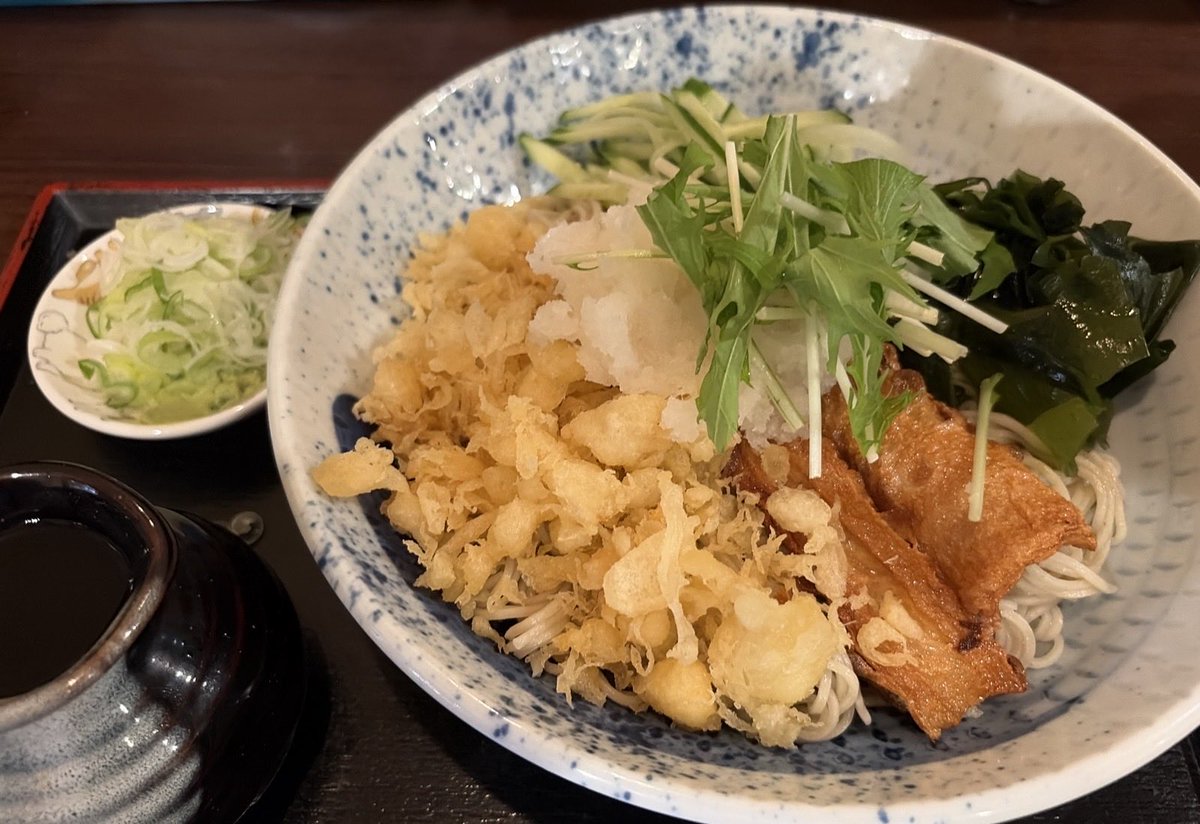 hirofsky's tweet photo. そば処 二月堂@五反田
冷やしたぬきそば　800円

うん、いい顔してる。
美味しい。 https://t.co/xO8qDCdN2B