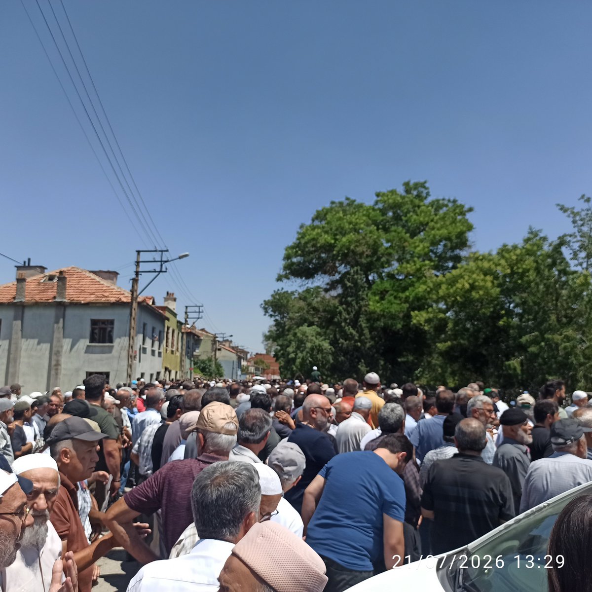 m_z_tan's tweet photo. Konyamızın ilim ehlinden SAFFET BAKIRCI Hocamız'ın cenaze namazına iştirak ettik. 
Mekânı Cennet olsun. https://t.co/TnQDL4duTW