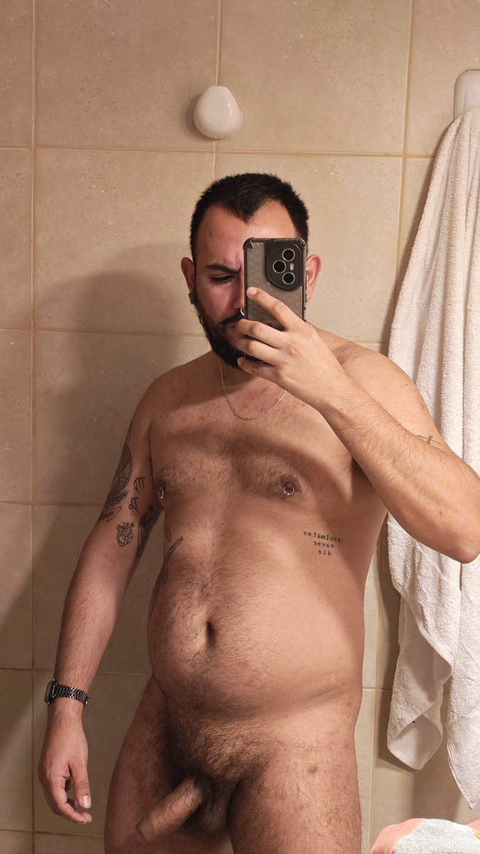 ArwNicko's tweet photo. Una ducha post mañanero, que buena forma de comenzar el día 🤤 🍑 https://t.co/HYzc9yEB1u
