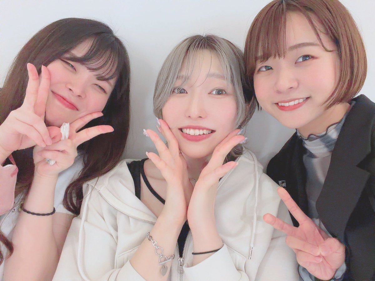 sakupon_exit's tweet photo. だいしゅき京夏さん(@maruo_teten )と
まいまいたん(@karasu_mai417 )🩵🫶

避暑しましょうねえええ！！！👒🍧 https://t.co/BMJrjAarVv