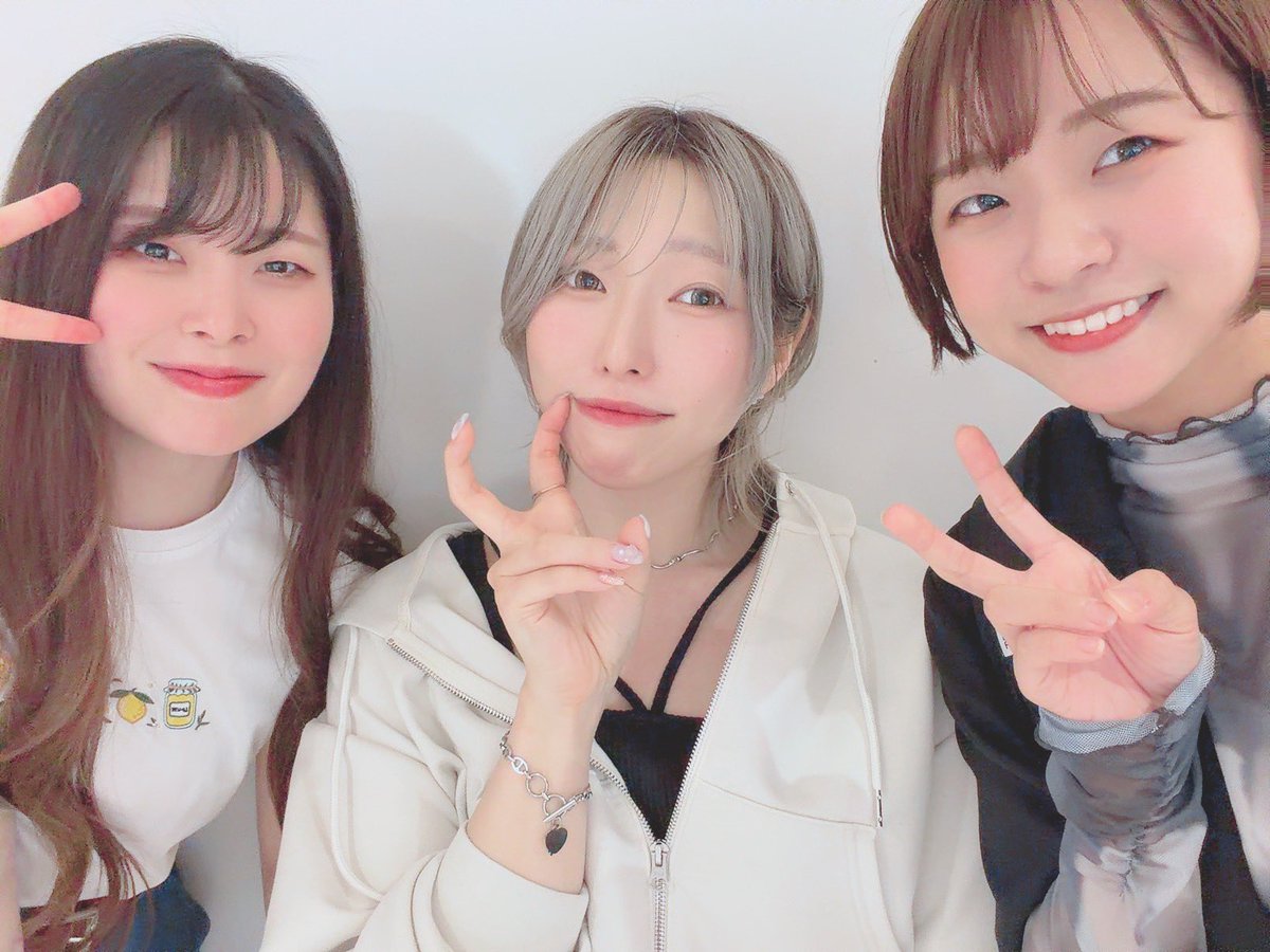 sakupon_exit's tweet photo. だいしゅき京夏さん(@maruo_teten )と
まいまいたん(@karasu_mai417 )🩵🫶

避暑しましょうねえええ！！！👒🍧 https://t.co/BMJrjAarVv