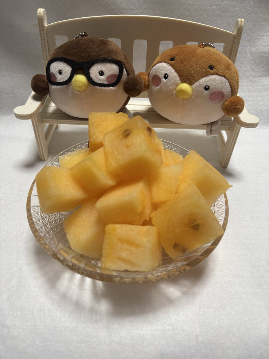 keikotoh's tweet photo. けいすずちゃんも
色々と

今年は桃が安いですね。
いつも5こ位で1000円台で
売ってます。

カタログギフト
さくらんぼ🍒にしとけば良かったかな？ https://t.co/7Tm9KD8EQs