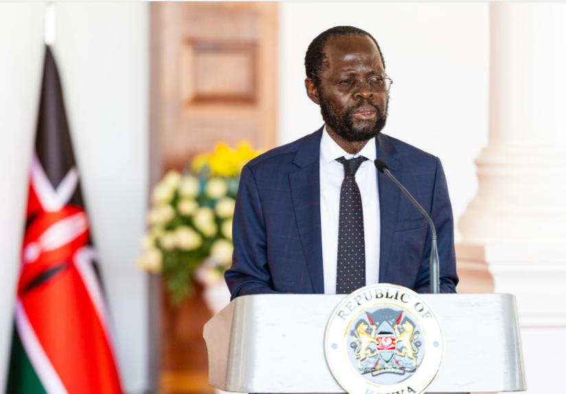 VINCENTAROSI's tweet photo. What is President S4lva K!!r doing in State House with President Ruto . https://t.co/8OGiMtpJMu