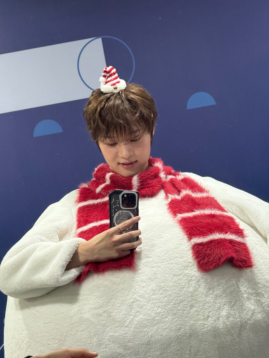 juju97ro's tweet photo. 변 이날
👇이모습으로 일하고          👇이모습으로 퇴근함 https://t.co/de7gApP2Dh