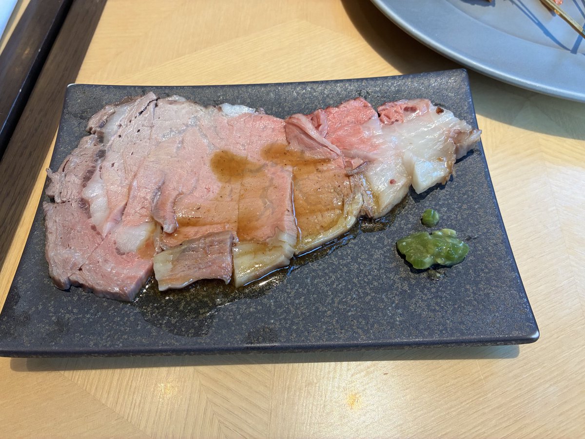 drms0326's tweet photo. 今日は嫁さんの1日早い誕生日祝いでBuffet &amp; Café SLOPE SIDE DINER ZAKUROにきました🍽️
おシャンティで料理も美味しかったです😄 https://t.co/ONjreSDhb0