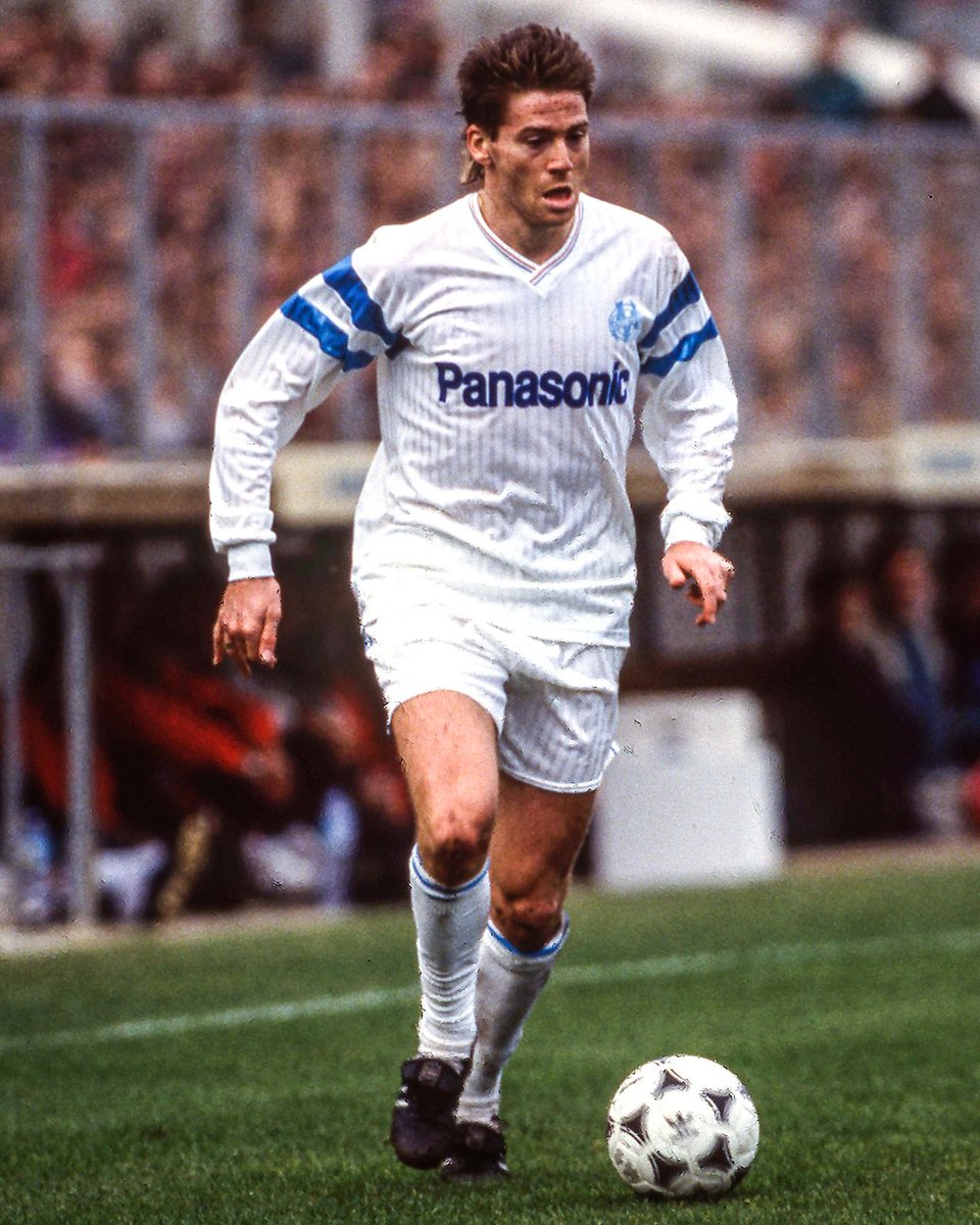 OM_English's tweet photo. Magic Chris ✨🏴󠁧󠁢󠁥󠁮󠁧󠁿

37 years ago today, Chris Waddle made his Marseille debut 💙🤍 https://t.co/KtcVi50tOv