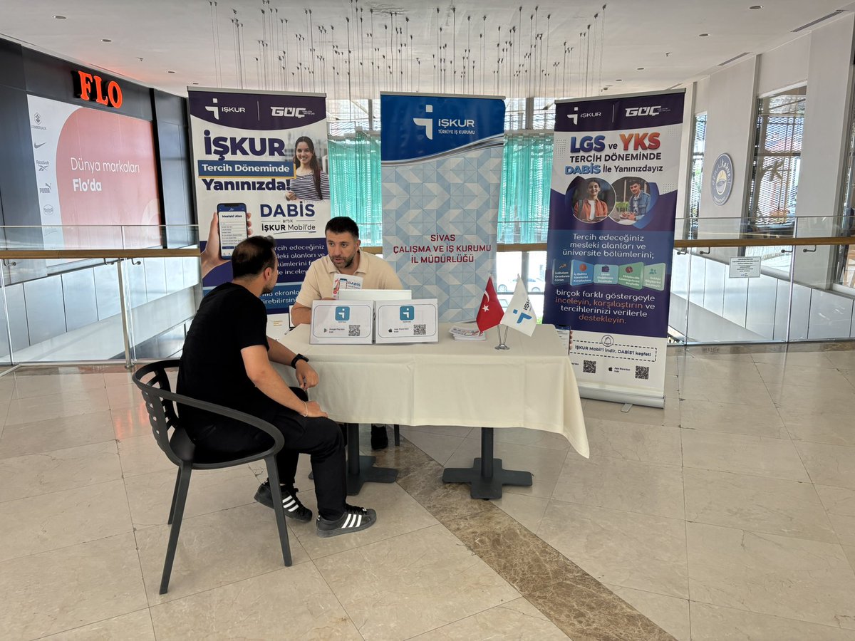 iskursivas's tweet photo. 📝 Tercih Döneminde Danışman Bilgi Sistemi (DABİS) ile Gençlerimizin Yanındayız!

🎓 Tercih döneminde IVA Park AVM’de kurduğumuz stantta öğrencilerimize Danışman Bilgi Sisteminin (DABİS) sunduğu hizmetler hakkında bilgilendirme yaptık. 

🔗 https://t.co/VS57M3TMP0

#DABİS https://t.co/JJ8O7ImxQ4