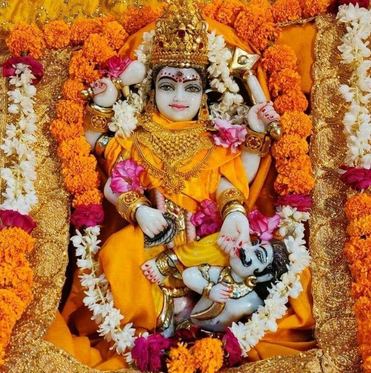 9__X0's tweet photo. शत्रुणाशिनी मां बगलामुखी का जो नाम लेता है उसकी विजयी निश्चित है।
                           🔶।जय मां।🔶 https://t.co/iHSZDInx4Q