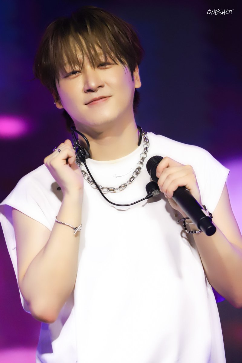 ONESHOT_MEMORY's tweet photo. 260627 서울 팬콘 2부
DIGNITY LIVE IN SEOUL 
POINT BLANK : Zero Distance 

#디그니티 #DIGNITY #온 #ON 
@DGNT_Official 
@DIGNITY_members 

🤍🤍🤍 https://t.co/A667PGPl4j