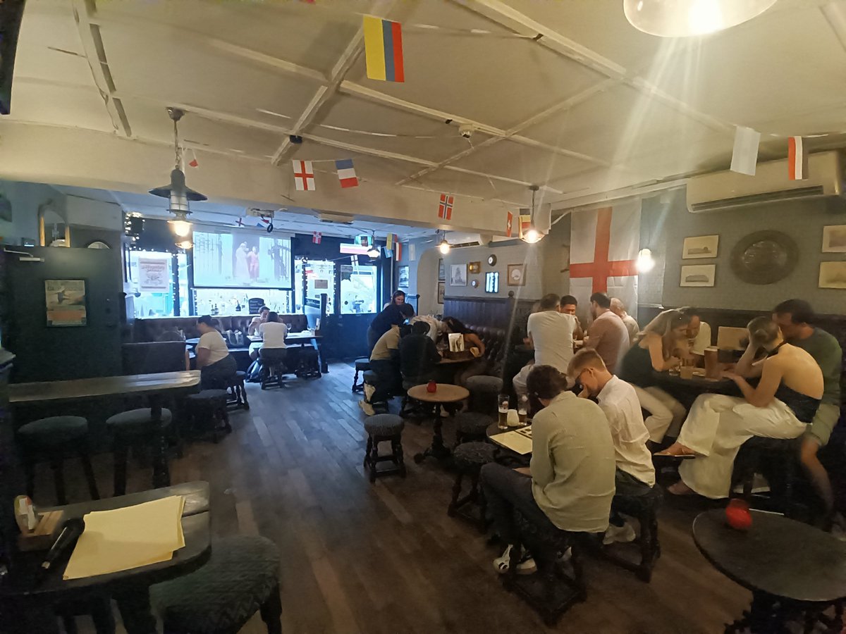 AvanFataQuiz's tweet photo. Tonight I'll be covering @CompleatQuiz @TheSmugglersTav! 7:30PM start time with five rounds to test your trivia knowledge await so book your tables ASAP and let's see who our winners this week will be! https://t.co/RzAYSG3pRQ