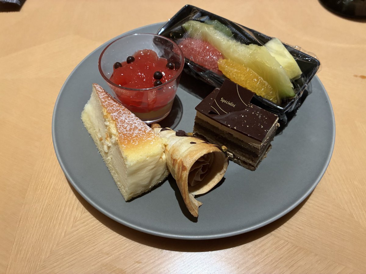 drms0326's tweet photo. もう腹パンです😑 https://t.co/Gvhw85pc5a
