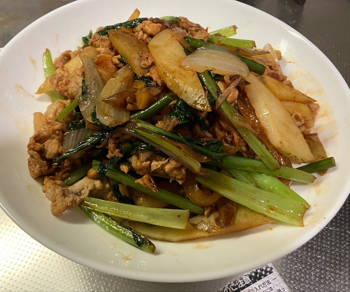 1108Hjunjun's tweet photo. 全ての道は肉野菜炒めに通ず https://t.co/2oYPVFyerX