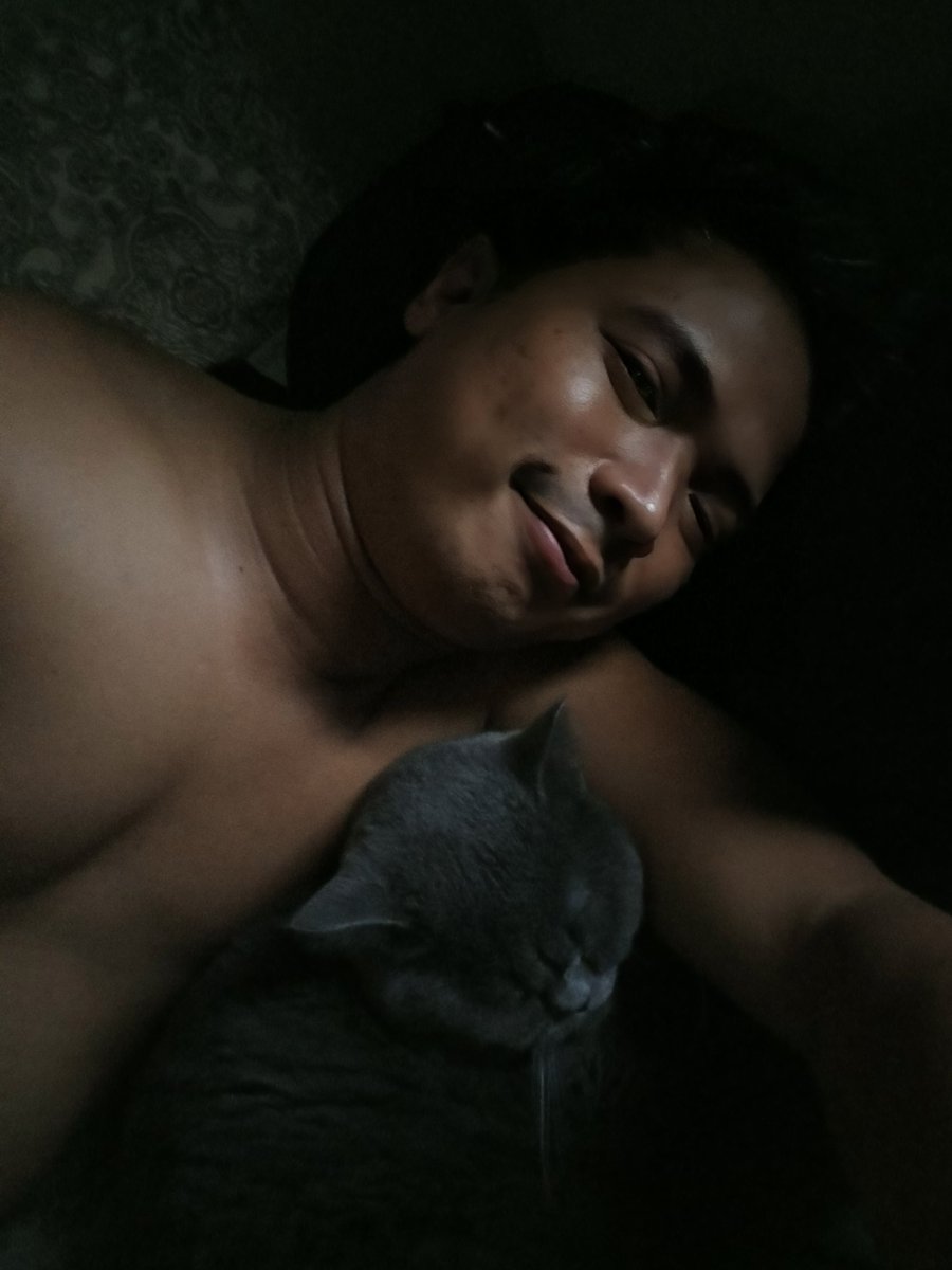 andrewalub's tweet photo. Cuddle weather with my sweet boy Toby 😺❤️

Hindi natutulog ng di ako katabi 😅 https://t.co/DQcXjehQav