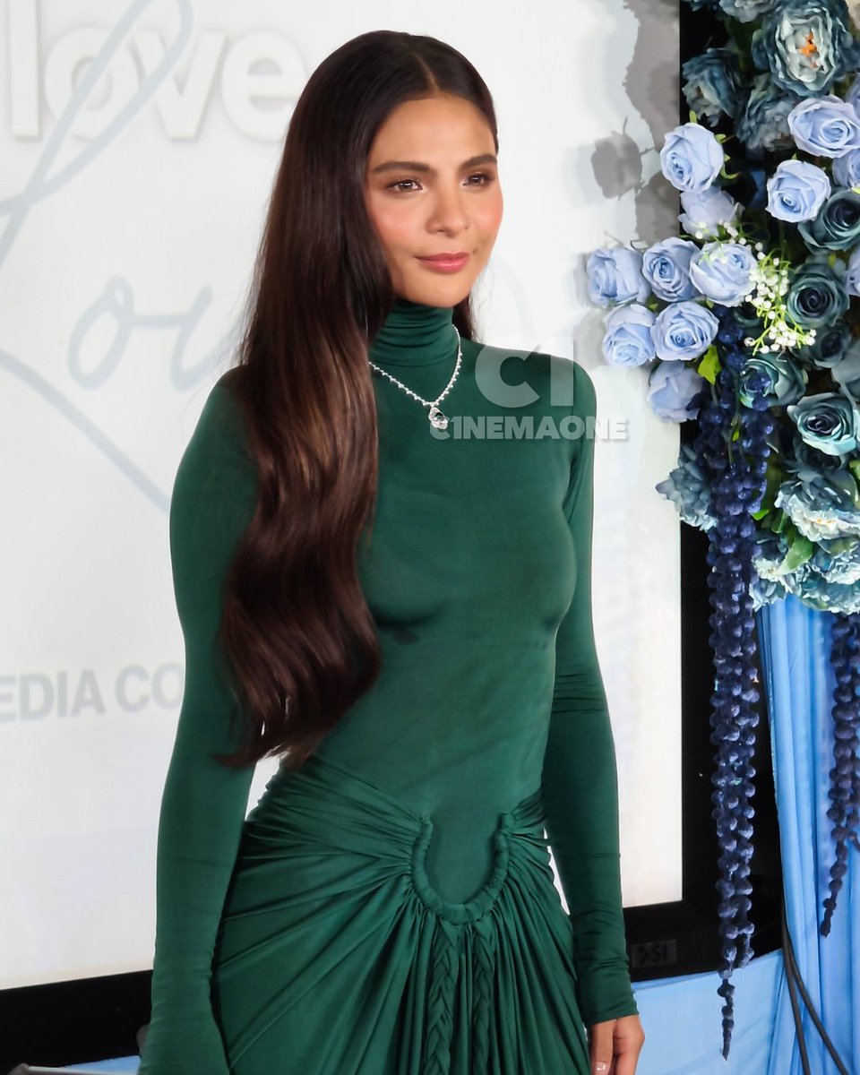 c1nemaone's tweet photo. #C1Spotted: Lovi Poe is now a Star Magic artist
#LoviPoe #WithLoveLoviMediaCon #TatakStarMagic #CinemaOne https://t.co/we1NptprXJ