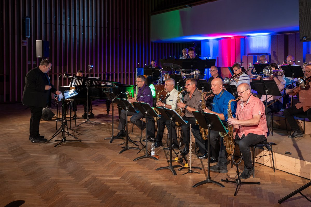 PragueProms's tweet photo. 🎷✨ Count Basie's Album | Prague Proms 2026 ✨
Ve čtvrtek 25. června 2026 se The Loop Jazz Club rozezněl v rytmu swingu. Koncert Count Basie's Album vzdal hold spolu s Chrisem Eganem jedné z největších osobností světového jazzu – legendárnímu Countu Basiemu 🎵
📸 Jan Urbánek https://t.co/1nFasLyKSf