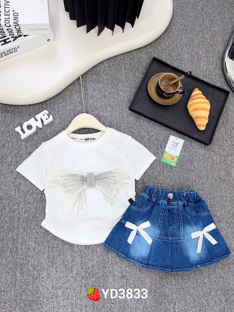 riaified's tweet photo. 2pc children wear 
Age; 1-7yrs 

Price; 15,000 naira https://t.co/q28c8bt7eu