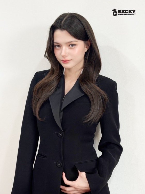 freenbeckfc's tweet photo. ร่วมส่งกำลังใจให้ Becky ในงาน Tatler Gen.T Leaders of Tomorrow 2026. กันค่ะ 

BECKY TATLERxJAI AT PARAGON
#TatlerGenT2026 #TatlerGenTxJAI #TatlerThailand #JAIbyOneSiam
#beckysangels #BeckyArmstrong https://t.co/FfoEMYil6o