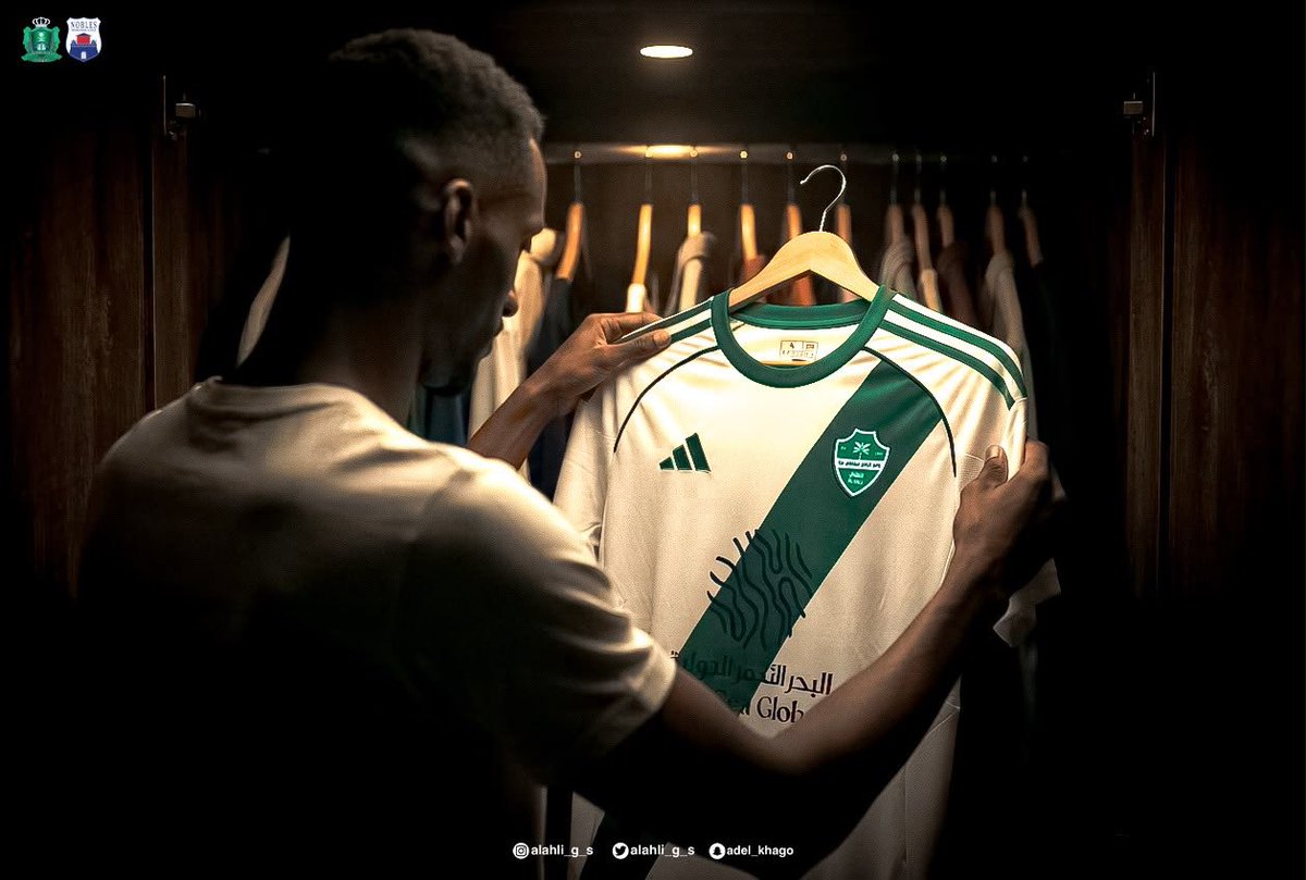 Ahli_g_s's tweet photo. ما رأيكم بصفقة عبدالله رديف لو تمت ؟؟ 

#الأهلي https://t.co/3OHAnKZon7