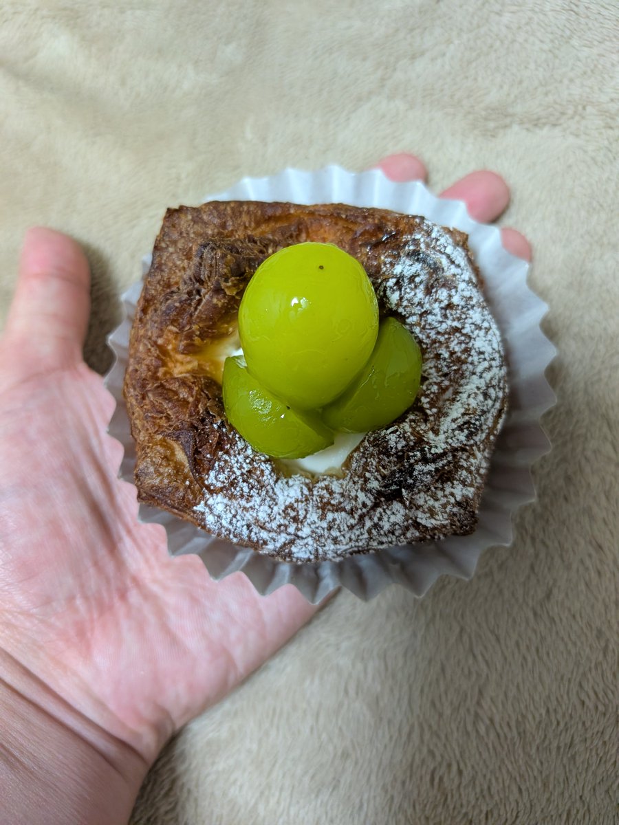 gb_ub2's tweet photo. あんまりお腹空いてなかったからデザートにしたーめちゃ美味しかった(≧∀≦) https://t.co/Ry30yavAw6