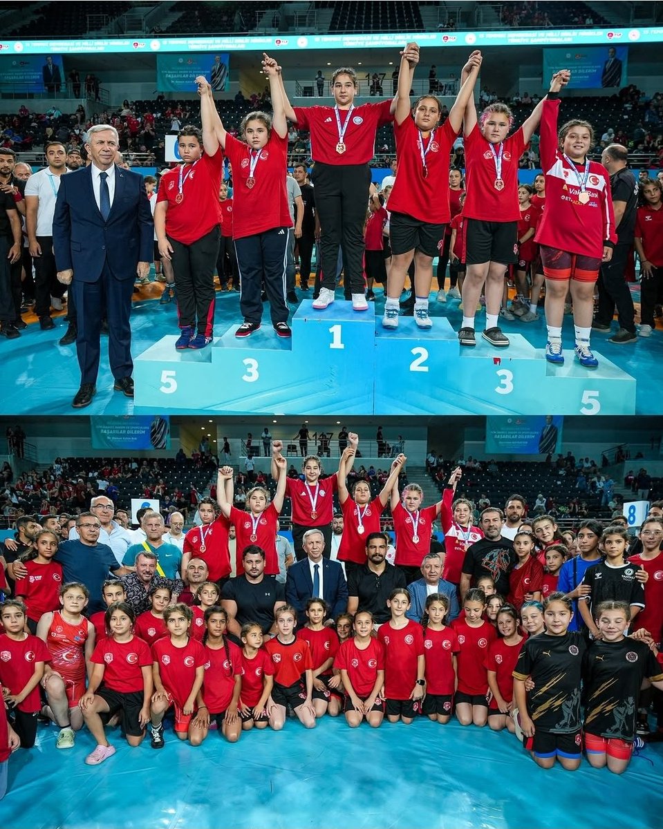 abbbasin's tweet photo. Ankara Büyükşehir Belediye Başkanımız Sayın Mansur Yavaş, Ankara Arena Spor Salonu'nda düzenlenen 2. Büyük Güreş Festivali Minikler Türkiye Şampiyonası'nı ziyaret etti.

Festival kapsamında ASKİ Spor adına mücadele ederek 66 kg kategorisinde şampiyon olan Nilçağ Çayanoğlu'na ödülünü takdim eden Başkanımız Mansur Yavaş, daha sonra sporcularla bir araya gelerek başarı dileklerini iletti.

Ziyarette, Türkiye Güreş Federasyonu Başkanı Taha Akgül ile dünya ve olimpiyat şampiyonu Rıza Kayaalp de Başkanımız Mansur Yavaş'a eşlik etti.