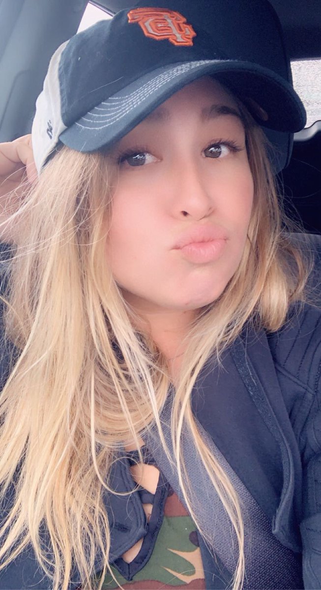 FaeHaven69's tweet photo. Baseball season ⚾️ go giants #sfbayarea #car #drive https://t.co/ebV64iWdZn