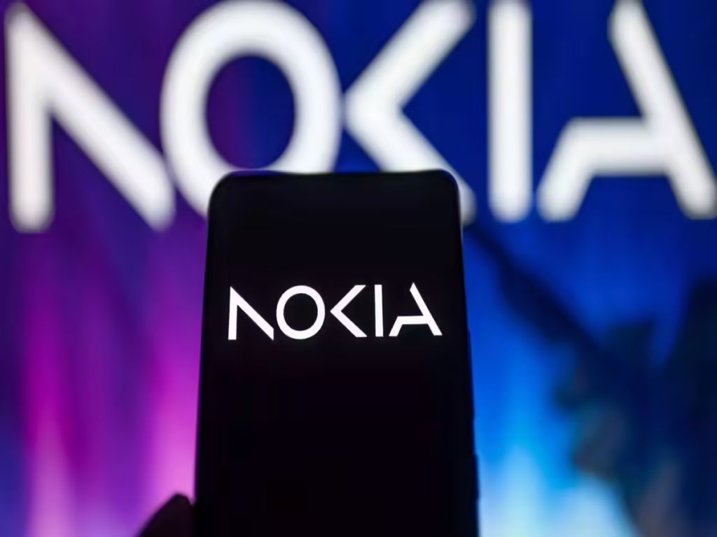 phronewsHQ's tweet photo. HMD is bringing AI to affordable Nokia phones, challenging the trend of limiting advanced AI features to expensive flagship devices.
🔗 https://t.co/fSrCRVbrHq
#Phronews #Nokia #HMD #AI #Smartphones #TechNews #ArtificialIntelligence m https://t.co/3Ru0yfdXgB