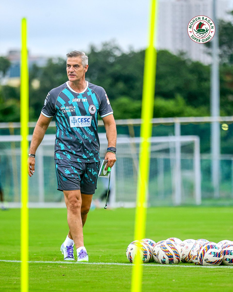 mohunbagansg's tweet photo. Panos takes charge ⚽️

#MBSG #JoyMohunBagan #আমরাসবুজমেরুন https://t.co/TecpreWWLX