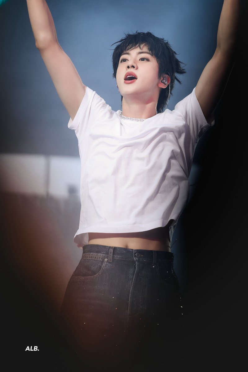 ALittleBraver92's tweet photo. 260718 HD 

#방탄소년단진 #김석진 #석진 #진 #BTSJIN #JIN 
#BTS_WORLDTOUR_ARIRANG
@BTS_twt https://t.co/YJKPFQyODI
