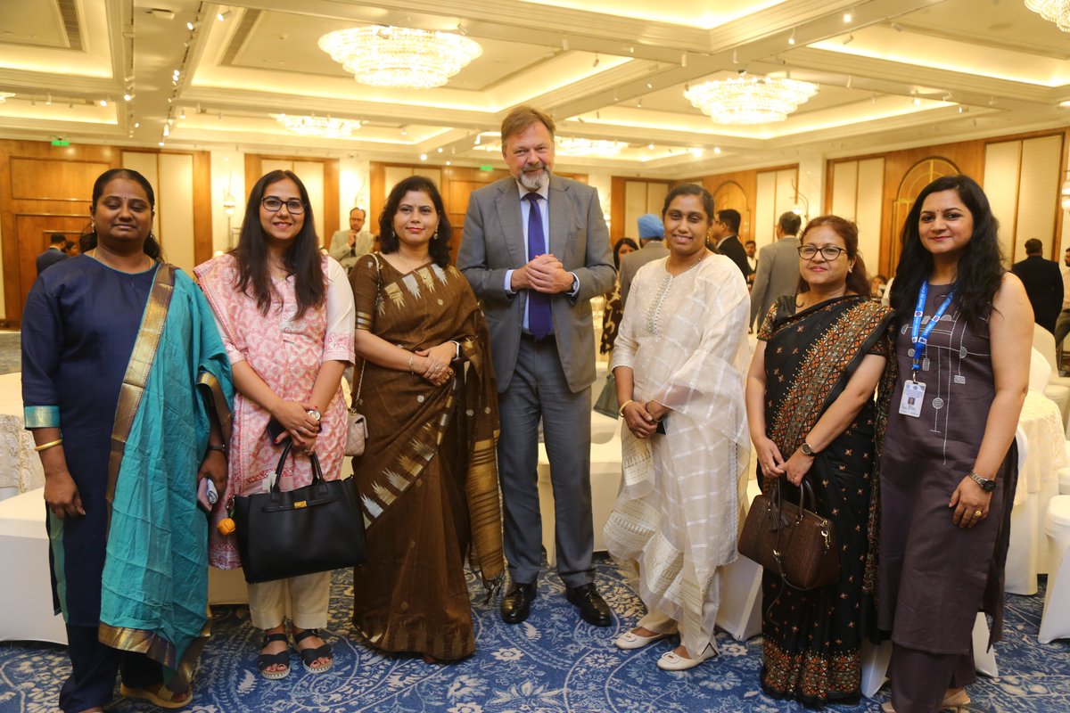 AmbWieck's tweet photo. When I first met the smart WISER scholarship awardees four years ago, we had one German applicant for 10 scholarships. This time, almost 150 women applied for the same 10 positions. Amazing growth, and amazing work by @INDOGSTC , bringing 🇮🇳&amp;🇩🇪 together in science. https://t.co/4XH5pUpSD2