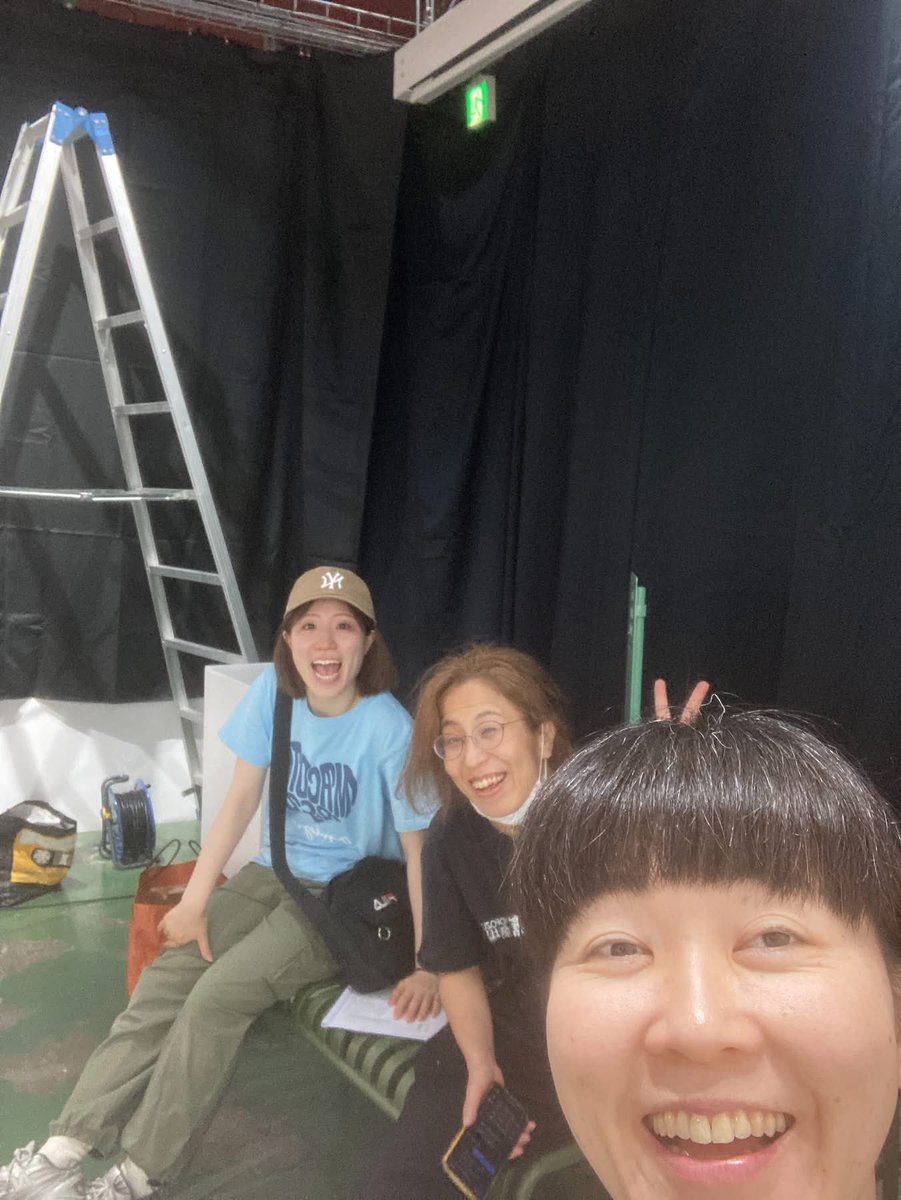 mokomoko5103's tweet photo. #半畳の宇宙　『リチャード三世』小屋入りしました〜

普段はアートスペースの会場を大改造！
劇場では中々無い、至近距離の空間です〜

音照入り、スタイリッシュな空間が立ち上がってました✨

ご予約、まだ間に合います🙋‍♀️

🎫<浦浜扱い>
https://t.co/9kfpk5lFOA

#リチャード三世　#シェイクスピア https://t.co/uO0CiO90RT