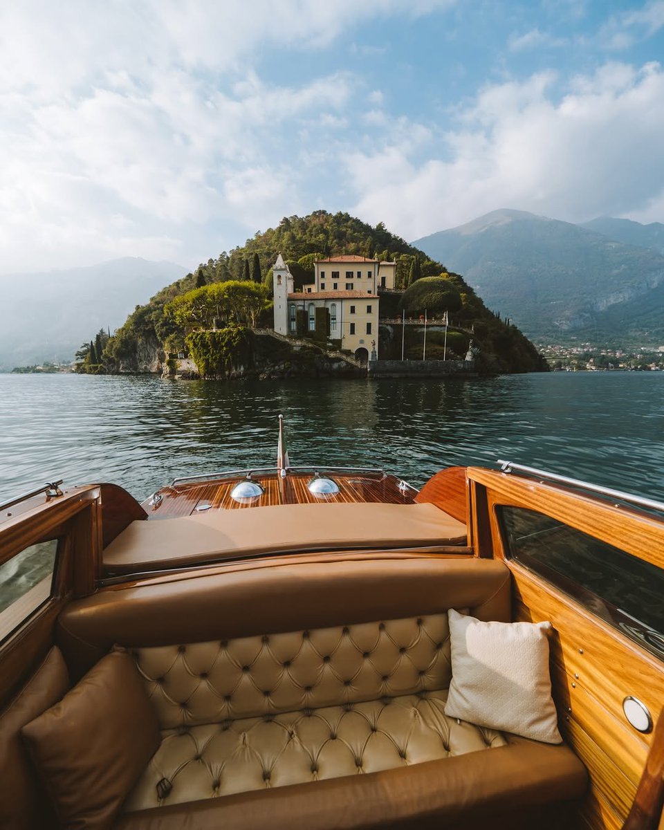 NaturalEye78321's tweet photo. Lake Como, Italy 🇮🇹 https://t.co/yMOQxPfINJ
