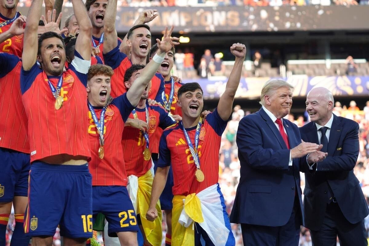 amir_nourdine's tweet photo. 🔴🟢🇺🇸🇪🇸⚽L'IRS (l'administration fiscale américaine) prélèvera une part sur les 51 000 000 de dollars que l'Espagne a gagnés grâce à la Coupe du Monde de la FIFA.

Étant donné que le tournoi s'est déroulé sur le territoire américain, les gains, primes et honoraires perçus par la FIFA pendant le tournoi sont soumis à l'impôt fédéral américain, ce qui affecte les joueurs, les entraîneurs, le personnel et même les arbitres. Des experts fiscaux estiment que l'Espagne pourrait perdre près de la moitié de cette somme au profit de Washington.

Tous  les prétextes  sont bon pour voler les autres.