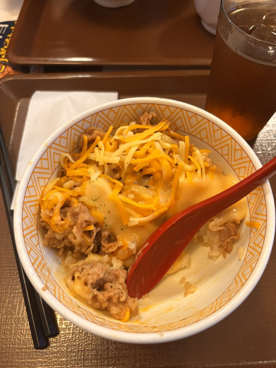 re__1819's tweet photo. 初めての牛丼、うまか、 https://t.co/4HOQ6Pf0fb