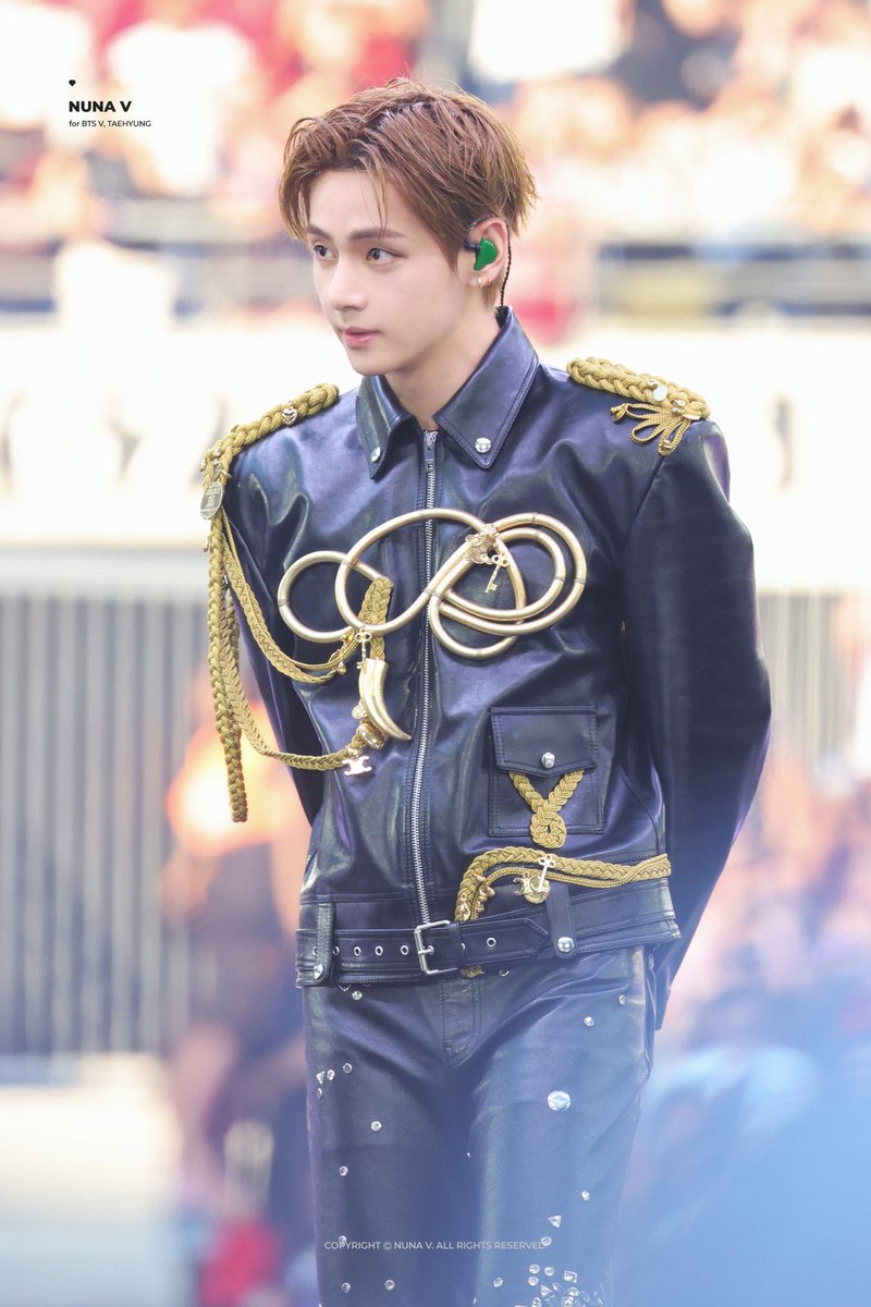 Taegumarchive's tweet photo. This Celine prince leather look on Taehyung deserves a Teen Knight Poem level video https://t.co/zZArEwdVBd
