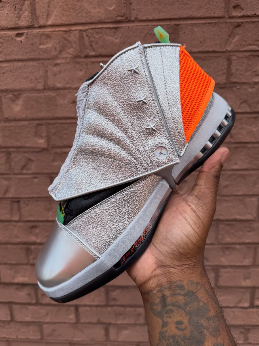 ModernNotoriety's tweet photo. Free The Youth x Air Jordan 16 can be worn three different ways 🪽

🗓️ 8/1 (Free The Youth), 8/15 (Global)
🏷️ $255 https://t.co/rYgeVBbUlJ