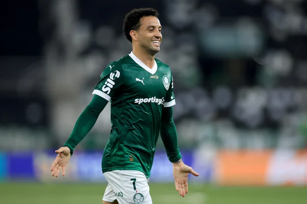 BoletimVB's tweet photo. Giay sofreu uma torção no tornozelo direito e realiza tratamento no DM do Palmeiras

Felipe Anderson teve edema na coxa esquerda. Ele participou do treinamento desta terça junto aos com supervisão do Núcleo de Saúde e Performance https://t.co/2Y1XldHMV7