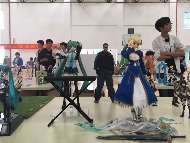 EconHKye's tweet photo. Today’s highlight: Spent the whole day at the city’s pop culture con, scored exclusive anime merch, took pics with cosplayers, and already counting down to next year!， https://t.co/gu4cm2QhSL