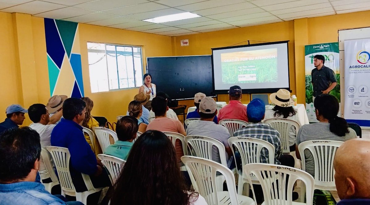 Agricultura_CZ7's tweet photo. #Loja | ☕🌱 La Oficina Técnica del #MAGP, en coordinación con Agrocalidad, el Municipio de #Olmedo y la empresa Farmagro, capacitó a productores y viveristas sobre la prevención y manejo de Xylella fastidiosa en el cultivo de café. https://t.co/WHopY3hznp
