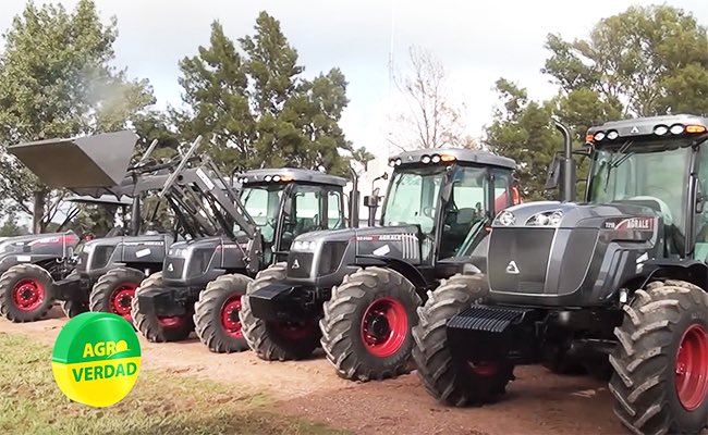 Agroverdad's tweet photo. Novedades de PEyFA de Monte Cristo🚜🇦🇷
Tractores y Camiones Agrale, de “industria argentina”: ahora se comercializan en Córdoba
➡️ https://t.co/N9X208eRkk
#AgroTitular #AgroCordoba #agro #campo #tractores #camiones #IndustriaNacional https://t.co/lzgGO7gm0T