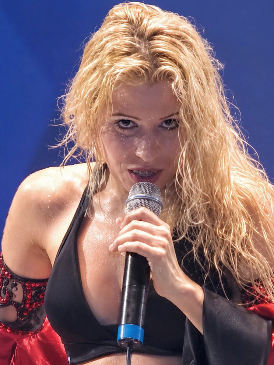 Valdeniraura's tweet photo. A identidade visual da Joelma nesse DVD decretou o início da era de ouro da carreira dela! https://t.co/Ebq6h2myXz