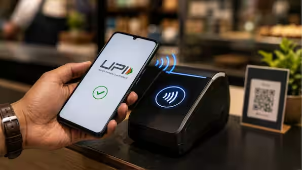 Sillycorns's tweet photo. UPI is going completely offline! 📱✈️

NPCI is building NFC-based "Tap-to-Pay" POS terminals, allowing you to make UPI payments up to ₹2,000 even with zero internet connection, making it perfect for flights and underground metros.

Transactions will use pre-loaded UPI Lite balances and process automatically once the terminal reconnects.