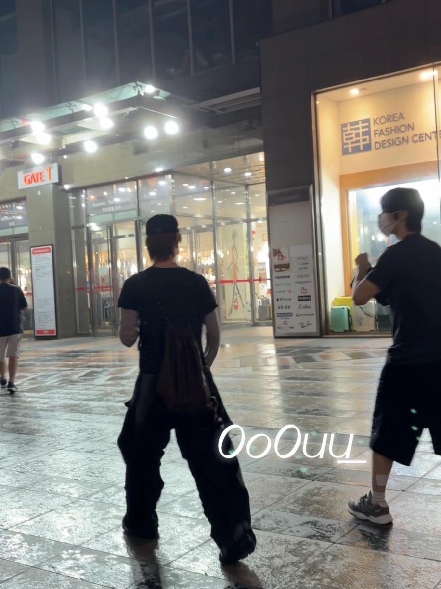 mushieewe's tweet photo. op spotted hyunjun and hamin a few days ago🥹

#현준 #하민 #SMTR25 https://t.co/VKXjquhpZG