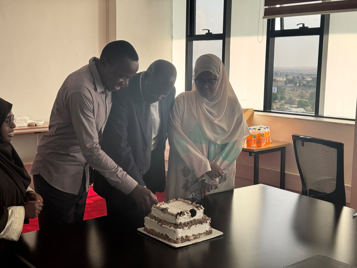 UmmaUniversity's tweet photo. The School of Law & Sharia remains the best place to be! βοΈπ
Students engaged with the VC, HOD and faculty in a consultative meeting to enhance their learning experience.
A cake-cutting moment symbolized achievement and milestones. πβ¨
#september2026intakeongoing https://t.co/7sHiATzyK7