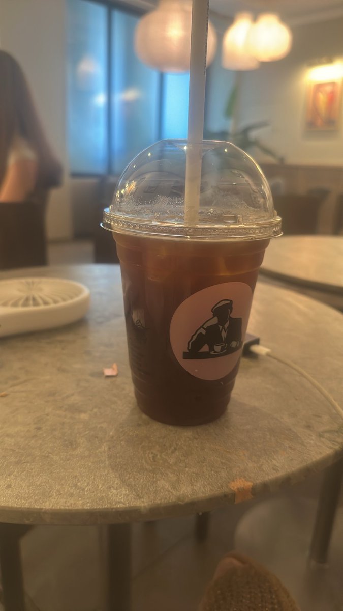 gwbmi15's tweet photo. gaslighting myself into thinking that i like black coffee https://t.co/3pTw1SI79f