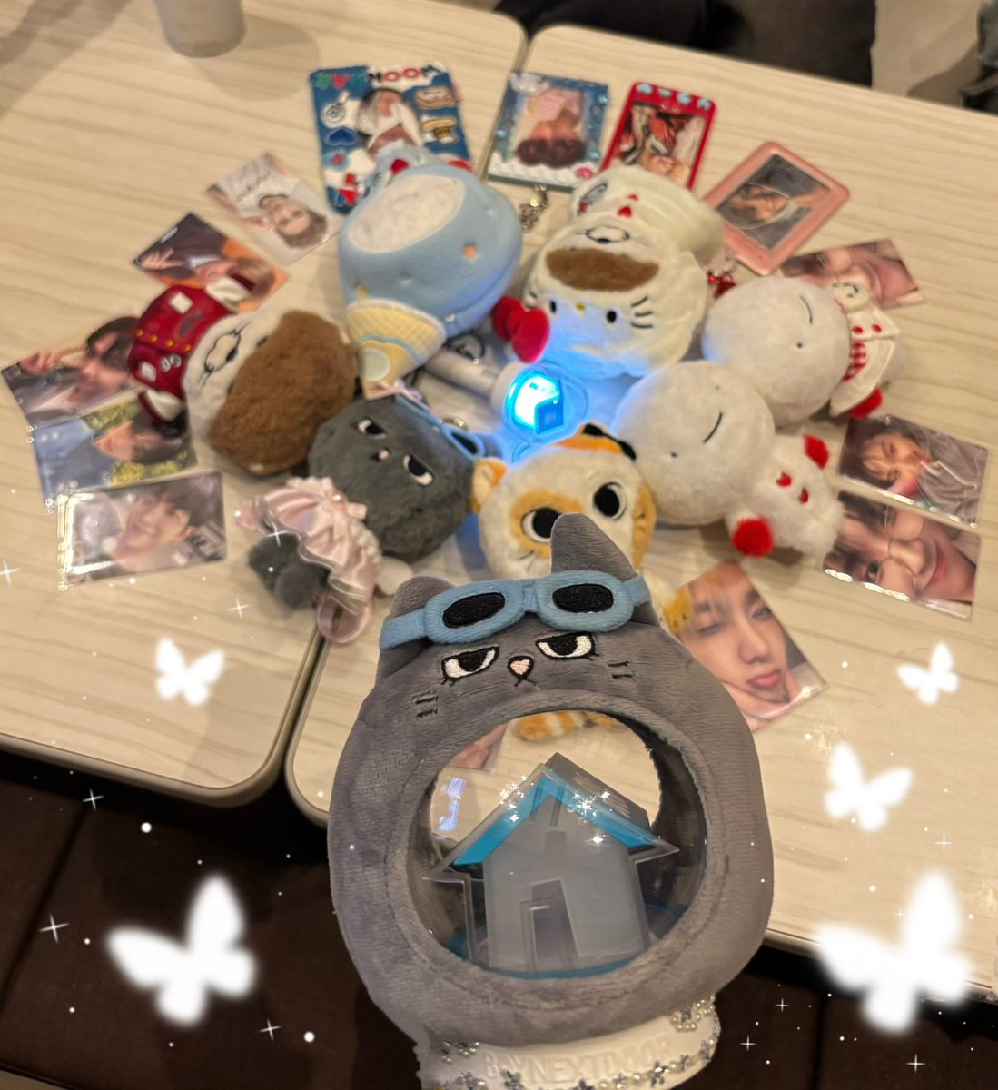ri_mountain__TS's tweet photo. ソウルコン2日目鑑賞会 ⸜( ˙ ˘ ˙)⸝♡
知らない間に参加者が9人に増えてて、すげーーってなった❤️‍🔥
みんなとわちゃわちゃしながら鑑賞できて最高に楽しかった‼︎ はやくライブ行きたいーーーー！ https://t.co/mcTsghWSBZ